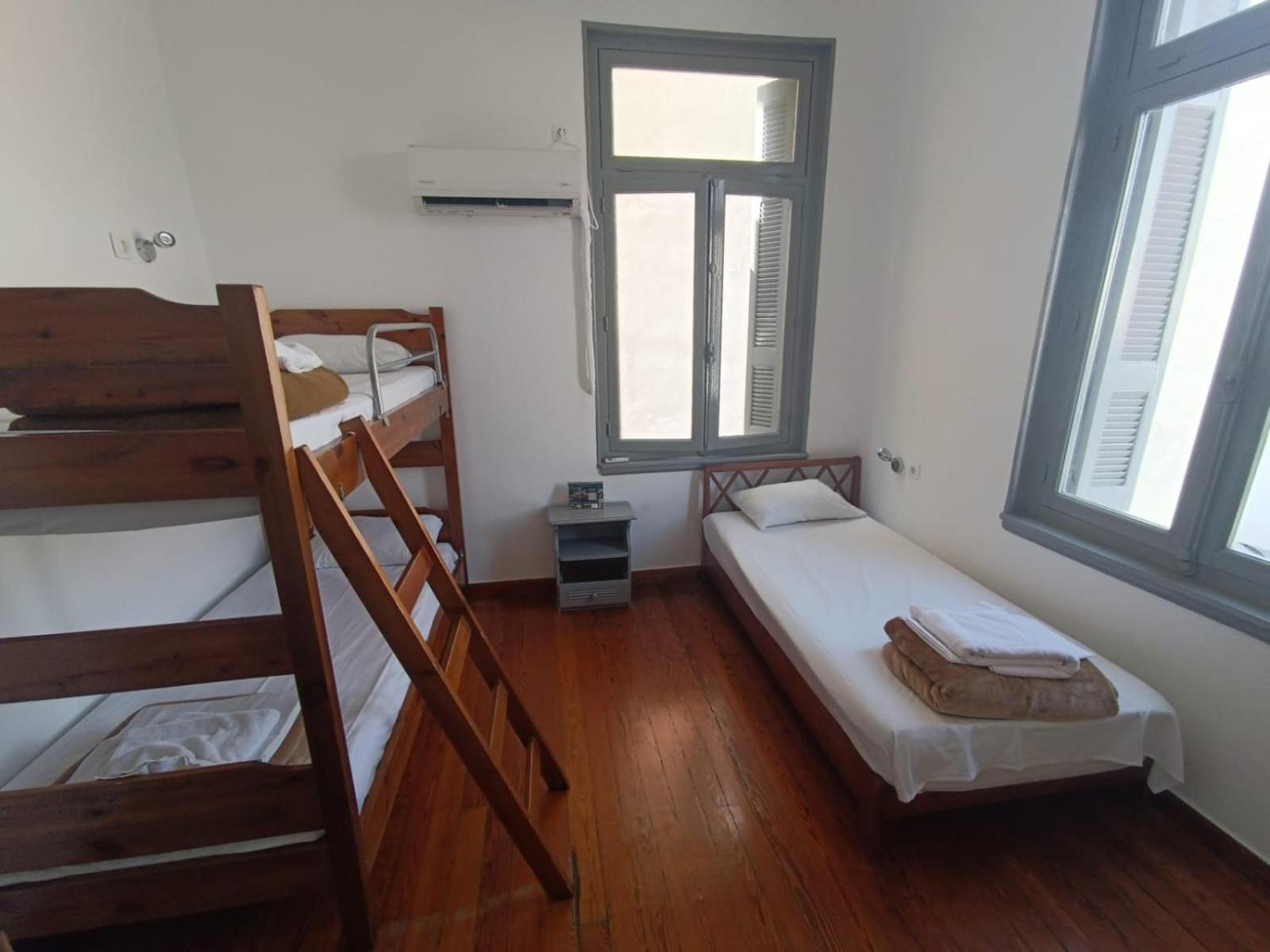 Dioskouros Hostel Athens Exterior photo