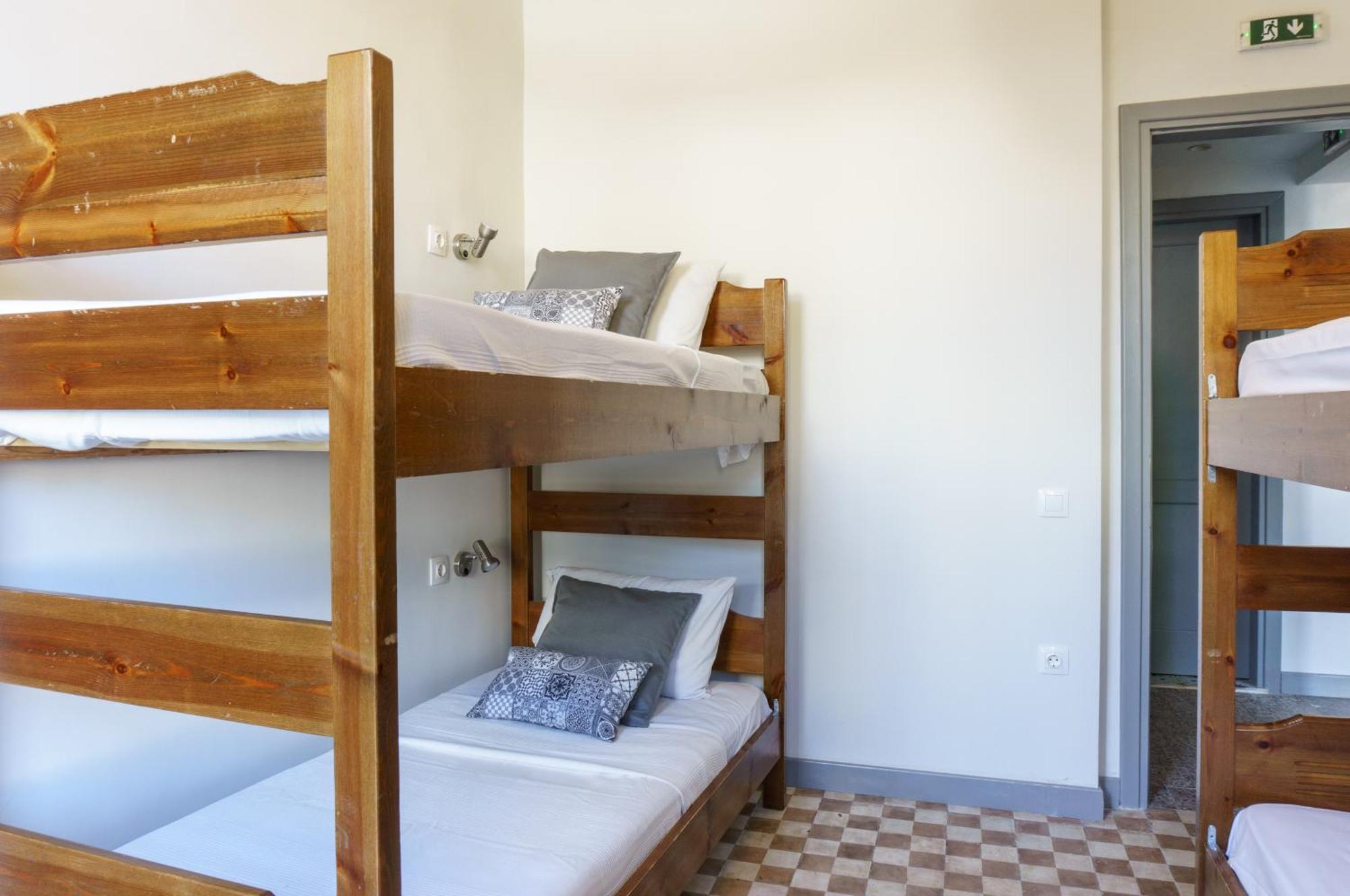 Dioskouros Hostel Athens Exterior photo